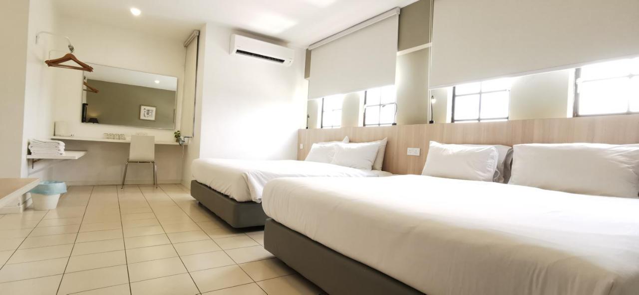 Country Inn Kulai Ngoại thất bức ảnh